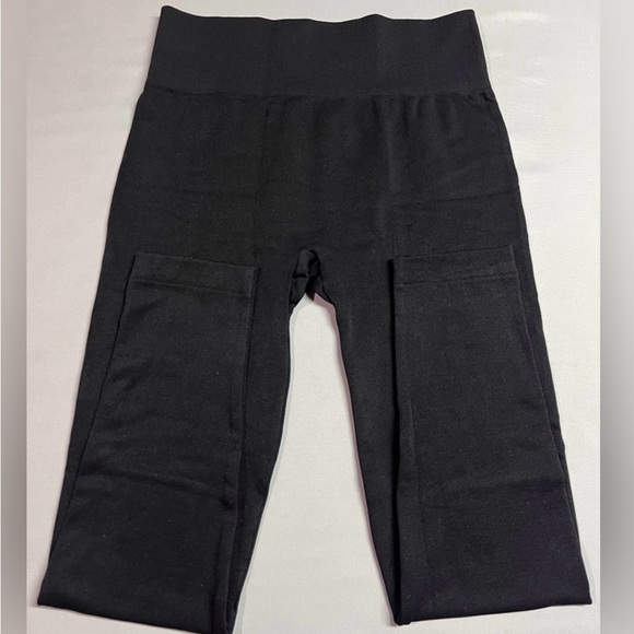 Lemon Fleece Lined Black Leggings NWOT - Picture 2 of 3